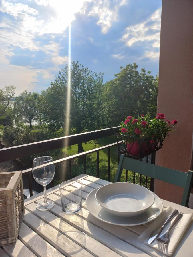 Appartamento Miralago Con Giardino Sul Lago Гавірате Екстер'єр фото